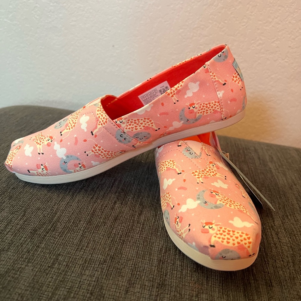 Never worn Tom’s shoes